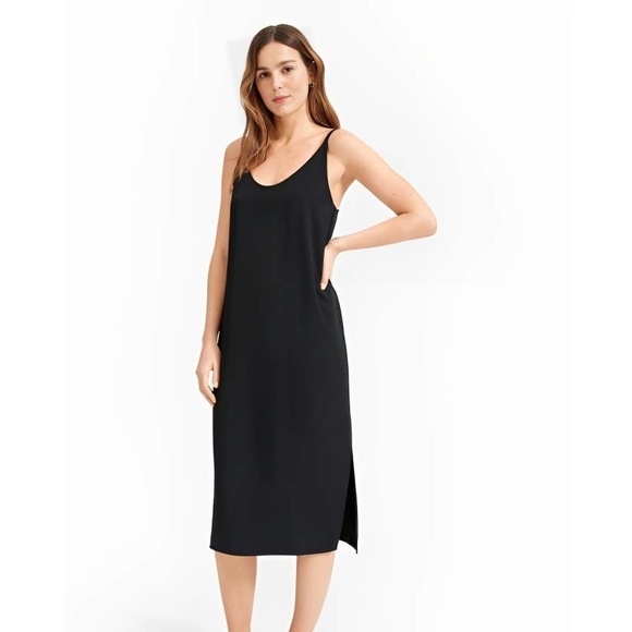 Everlane Dresses & Skirts - Everlane The Japanese GoWeave Slip Dress in Black Size 6 Sleeveless V-Neck
